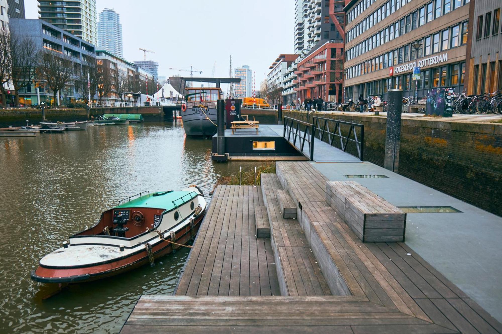 De Coaster & Aquarium Ponton Hotell Rotterdam Exteriör bild